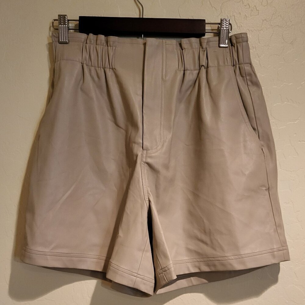 Modern Citizen Women’s Tan Kipp Paperbag Vegan Leather Shorts Size Medium NWOT - Picture 3 of 12